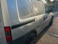 Gebraucht Opel Combo 75 PS (55 kW) 2005 Silber Van / Kleinbus