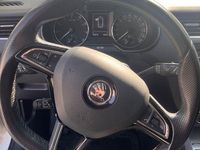 Gebraucht Skoda Octavia Ambition 140 PS (102 kW) 2014 Weiß Kleinwagen