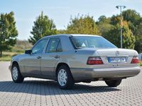 Gebraucht Mercedes E280 192 PS (141 kW) 1994 Beige Limousine