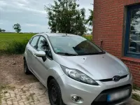 Gebraucht Ford Fiesta 65 PS (47 kW) 2012 Silber Kleinwagen