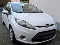 Gebraucht Ford Fiesta 60 PS (44 kW) 2011 Weiß Kleinwagen
