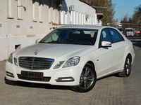 Gebraucht Mercedes E200 136 PS (100 kW) 2011 Weiß Limousine