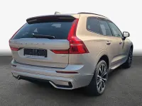 Gebraucht Volvo XC60 Plus 197 PS (144 kW) 2024 Silber SUV