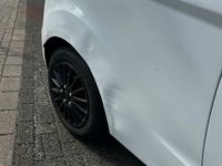 Gebraucht Ford Fiesta Trend 82 PS (60 kW) 2010 Weiß Kleinwagen