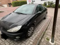 Gebraucht Peugeot 206 CC 106 PS (77 kW) 2000 Schwarz Cabrio