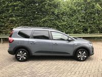 Neu Dacia Jogger Expression 110 PS (80 kW) 2025 Grau Van / Kleinbus