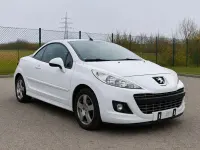 Gebraucht Peugeot 207 CC 120 PS (88 kW) 2012 Weiß Cabrio