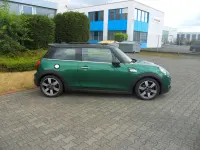 Gebraucht Mini Cooper SD 170 PS (125 kW) 2019 British racing green iv Kleinwagen