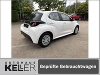 Gebraucht Toyota Yaris Cool 72 PS (52 kW) 2022 Schneeweiß Kleinwagen