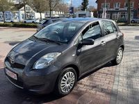 Gebraucht Toyota Yaris Cool 69 PS (50 kW) 2011 Grau Kleinwagen