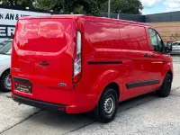 Gebraucht Ford 300 131 PS (96 kW) 2019 Rot Van / Kleinbus