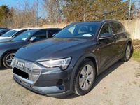 Gebraucht Audi e-tron 300 kW (408 PS) 2023 Manhattangrau (metallic) SUV