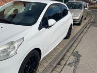 Gebraucht Peugeot 208 Active 82 PS (60 kW) 2012 Weiß Kleinwagen