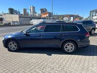 Gebraucht VW Passat Comfortline 150 PS (110 kW) 2015 Blau Limousine
