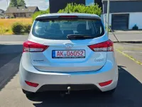 Gebraucht Hyundai ix20 125 PS (91 kW) 2013 Silber Kleinwagen