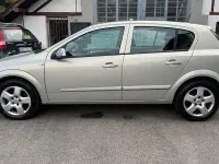 Gebraucht Opel Astra 116 PS (85 kW) 2008 Gold Limousine