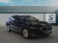 Neu Skoda Superb Selection 193 PS (141 kW) 2025 Ebony schwarz metallic Kombi