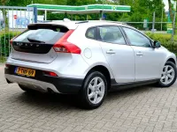 Gebraucht Volvo V40 CC Momentum 179 PS (131 kW) 2014 Grau Kombi