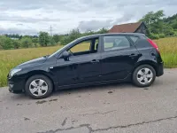 Gebraucht Hyundai i30 90 PS (66 kW) 2012 Schwarz Limousine