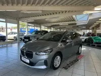 Gebraucht BMW 225 Active Tourer Sport Line 245 PS (180 kW) 2022 Skyscraper grau metallic Van / Kleinbus