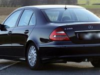 Usata Mercedes E200 163 CV (119 kW) 2004 Blu Berlina
