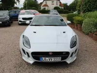 Używany Jaguar F-Type R 551 KM (405 kW) 2017 Biały Coupe
