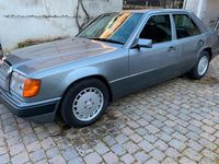 Gebraucht Mercedes E230 132 PS (97 kW) 1991 Grau Limousine