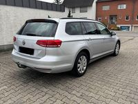 Gebraucht VW Passat Highline 150 PS (110 kW) 2015 Silber Kombi