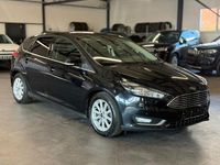 Gebraucht Ford Focus Titanium 125 PS (91 kW) 2015 Blau Limousine