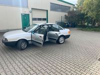 Second-hand Audi 80 Basis 90 CP (66 kW) 1990 Argintiu Berlinǎ