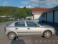 Używany Opel Astra 101 KM (74 kW) 2002 Srebrny Sedan/Limuzyna