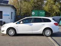 Usado Opel Astra Edition 165 HP (121 kW) 2013 Branco Carrinha
