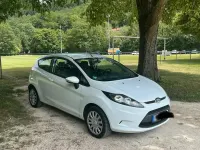 Gebraucht Ford Fiesta 60 PS (44 kW) 2009 Weiß Kleinwagen