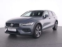 Gebraucht Volvo V60 CC Plus 197 PS (144 kW) 2023 Thunder grey / metallic Kombi
