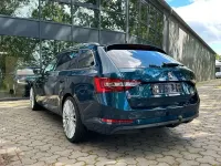 Gebraucht Skoda Superb LAURIN & KLEMENT 190 PS (139 kW) 2017 Blau Kombi