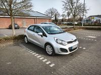 Gebraucht Kia Rio Edition 7 109 PS (80 kW) 2012 Silber Limousine