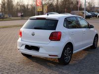 Second-hand VW Polo Sound 75 CP (55 kW) 2017 Alb Berlinǎ