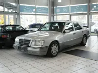 Gebraucht Mercedes E280 193 PS (141 kW) 1994 Silber Limousine