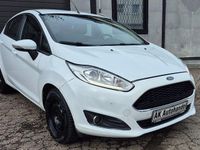 Gebraucht Ford Fiesta Celebration 95 PS (69 kW) 2016 Weiß Limousine