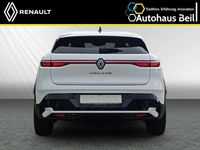 Używany Renault Megane E-Tech Techno 160 kW (218 KM) 2022 Biały Sedan/Limuzyna