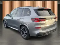 Gebraucht BMW X5 M Sport 530 PS (389 kW) 2024 Grau grau (metallic) SUV