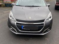 Gebraucht Peugeot 208 Allure 83 PS (61 kW) 2019 Grau Kleinwagen