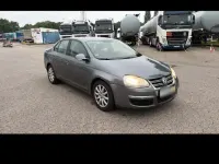 Używany VW Jetta 105 KM (77 kW) 2008 Szary Sedan/Limuzyna
