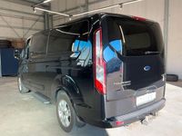 Gebraucht Ford Tourneo Titanium 170 PS (125 kW) 2019 Shadow black Van / Kleinbus