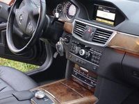 Gebraucht Mercedes E300 231 PS (169 kW) 2010 Schwarz Limousine