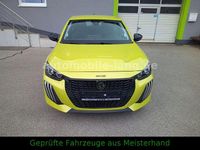 Gebraucht Peugeot 208 Active 101 PS (74 kW) 2024 Gelb Kleinwagen