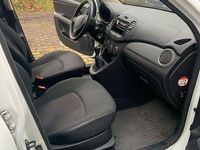 Gebraucht Hyundai i10 Classic 69 PS (50 kW) 2013 Weiß Kleinwagen