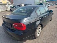 Gebraucht BMW 320 Sport Line 170 PS (125 kW) 2008 Schwarz Limousine