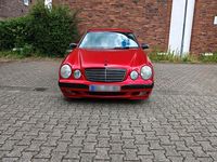Gebraucht Mercedes E200 136 PS (100 kW) 1999 Rot Limousine
