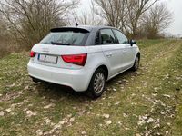 Gebraucht Audi A1 Sportback Ambition 122 PS (89 kW) 2012 Weiß Kleinwagen